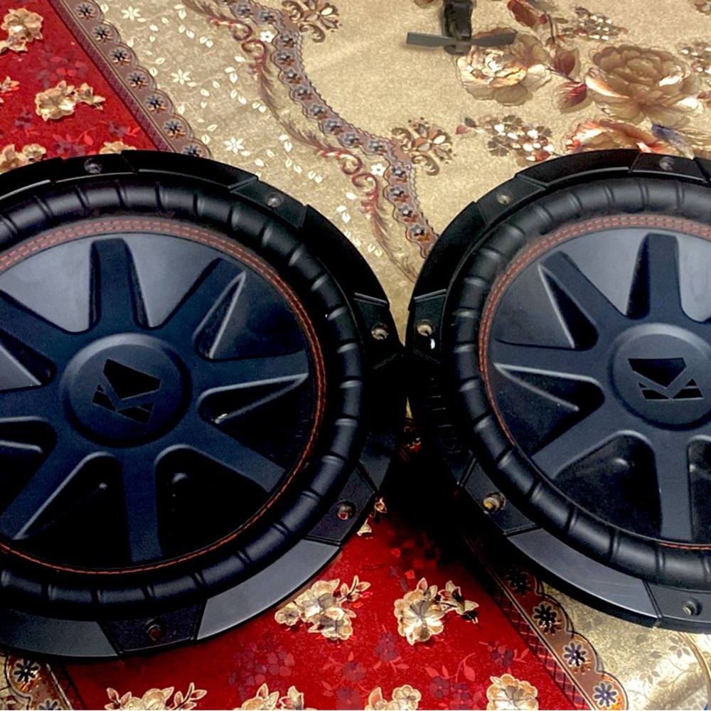 2 10” kickers comps vr
